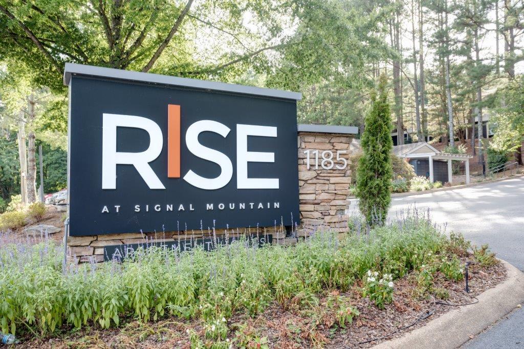 Rise at Signal Mountain Apartments monument sign - Chattanooga, TN